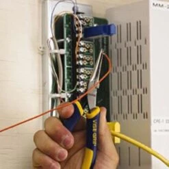 IRWIN® 2078955 - Vise-Grip™ 5-1/2" XLT Joint Straight Jaws Multi-Material Handle Spring Loaded Mini Needle Nose Pliers -Irwin 2078955 3